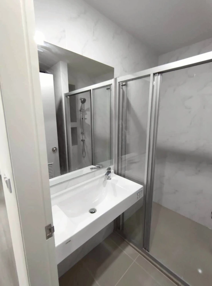 Selling 1-bedroom unit at The President Charan - Yaek Fai Chai Station. Spacious living area in a prime location. Book now!