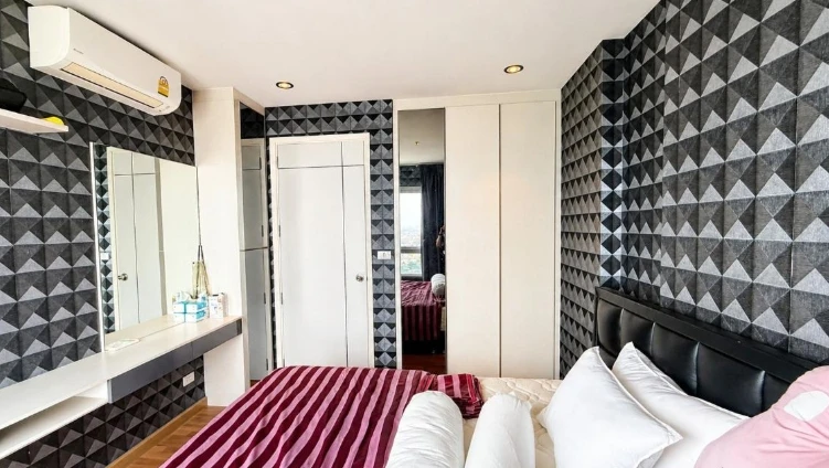 Selling The President Petchkasem-Bangkhae, 26th floor, corner unit, great view, fully furnished. Book now!