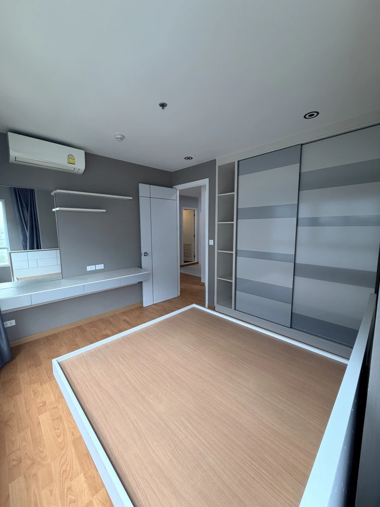 Selling The President Petchkasem-Bangkhae, 8th floor. Spacious and comfortable unit. Book now!