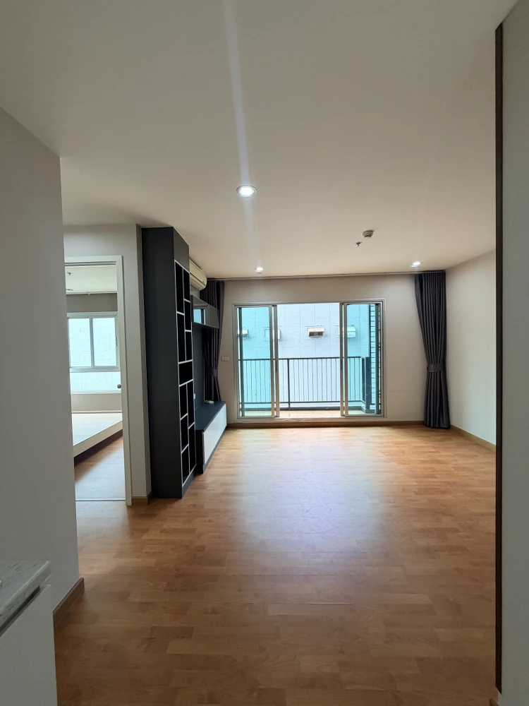 Selling The President Petchkasem-Bangkhae, 8th floor. Spacious and comfortable unit. Book now!