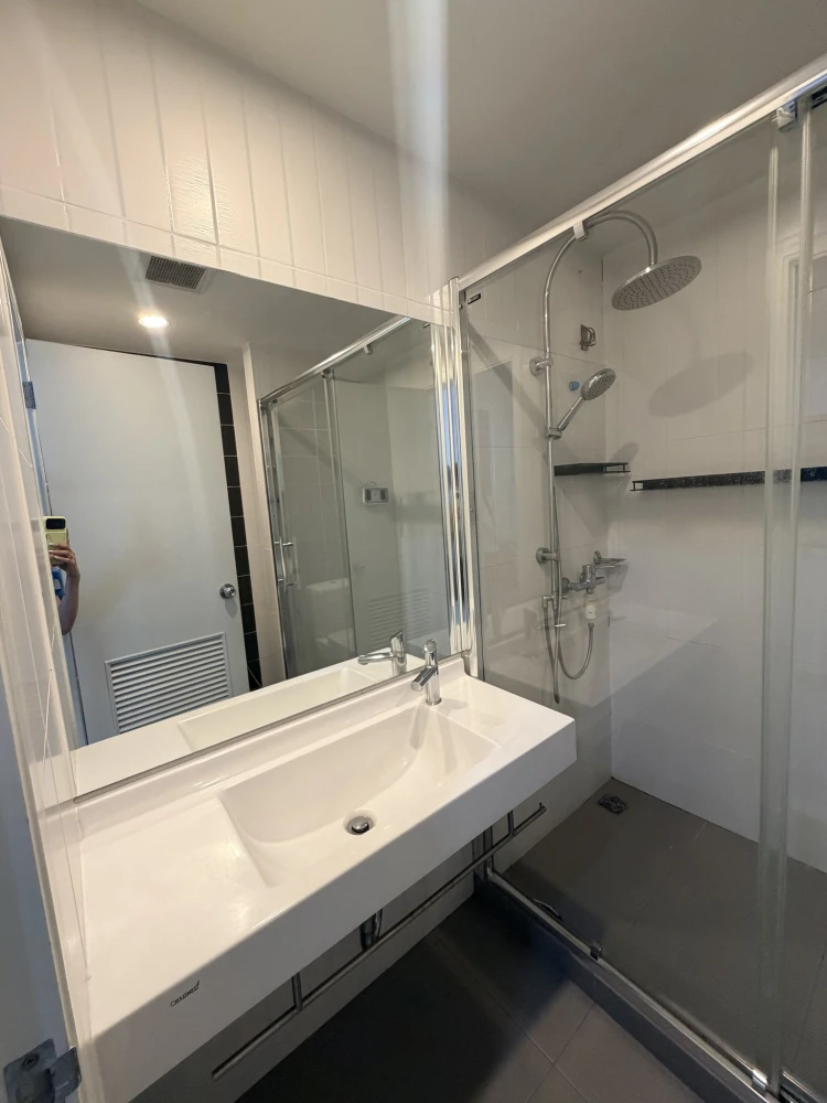 Selling The President Petchkasem-Bangkhae, 8th floor. Spacious and comfortable unit. Book now!