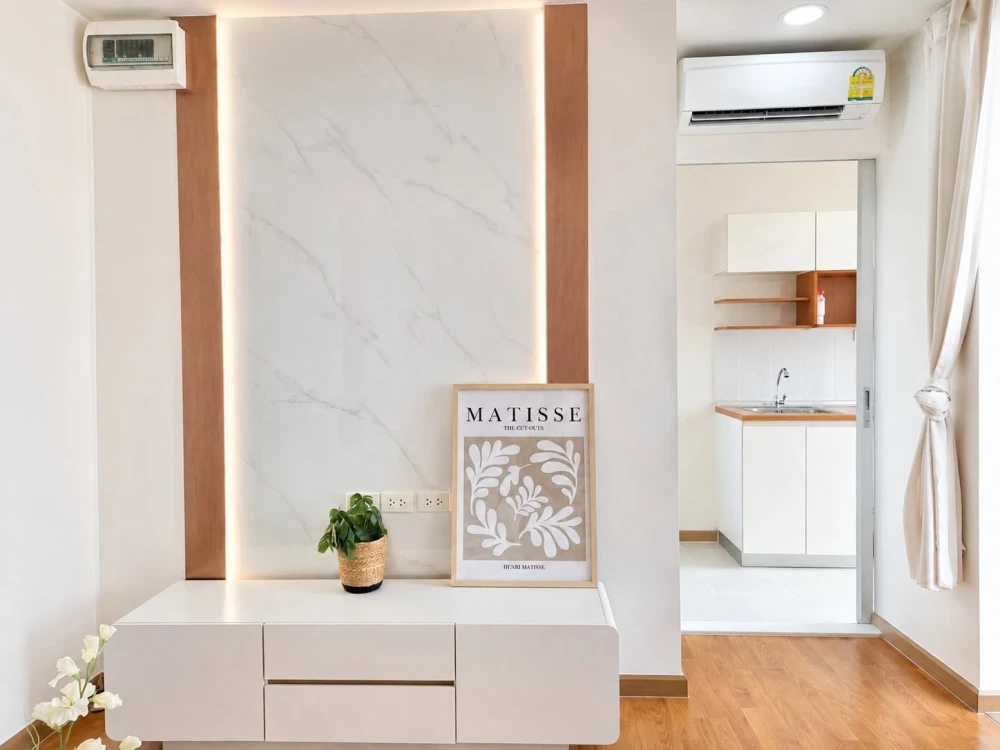 Selling The President Sathorn-Ratchaphruek. Beautifully decorated built-in furniture throughout the unit. North facing with unobstructed view. Great v