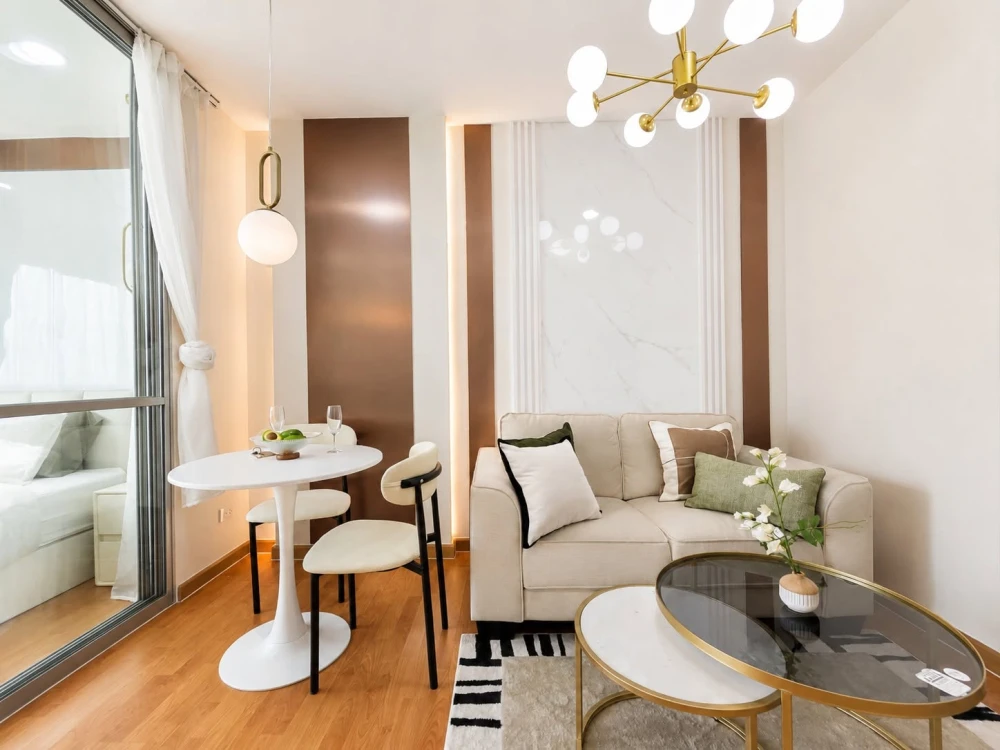 Selling The President Sathorn-Ratchaphruek. Beautifully decorated built-in furniture throughout the unit. North facing with unobstructed view. Great v