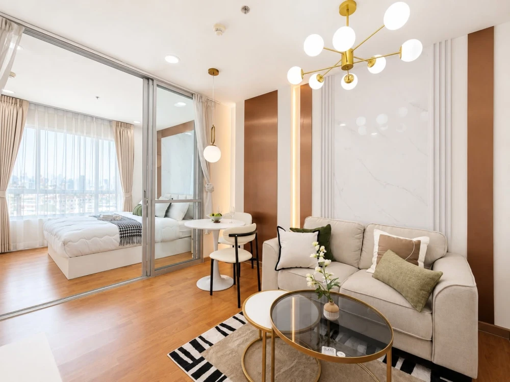 Selling The President Sathorn-Ratchaphruek. Beautifully decorated built-in furniture throughout the unit. North facing with unobstructed view. Great v