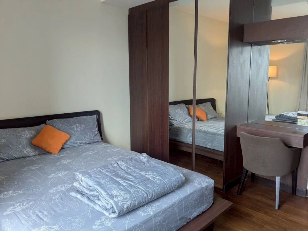 For sale: The Prime 11, very quiet!! Spacious, fully furnished, corner unit, not crowded. Interested? Reserve now!