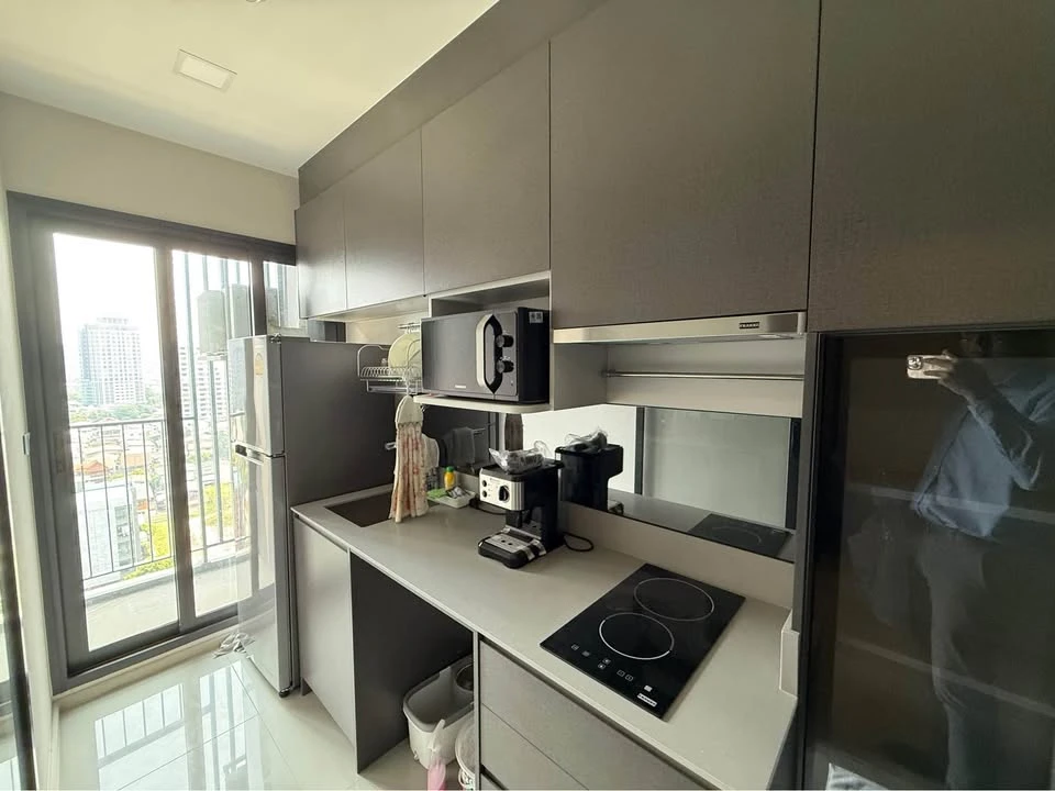 For sale: The Privacy Jatujak, great view, furnished and equipped with appliances, ready to move in. You can't miss out on booking!
