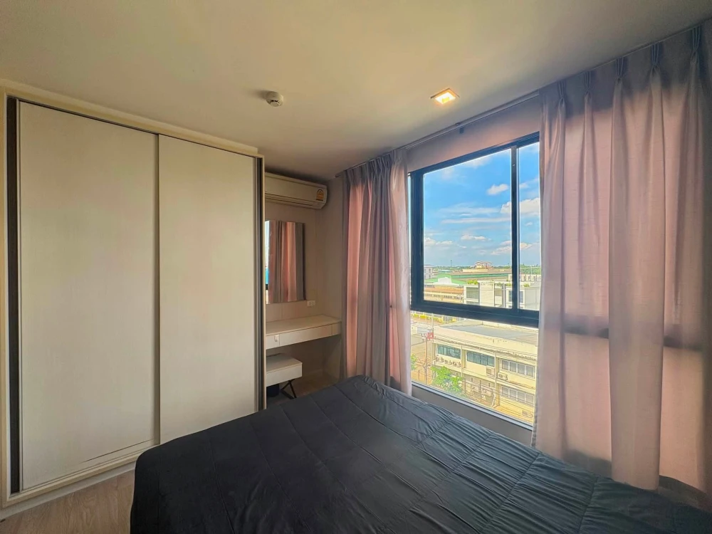 Selling a 1-bedroom, 1-bathroom unit at The Privacy Prachauthit–Suksawat. Fully furnished, ready to move in!