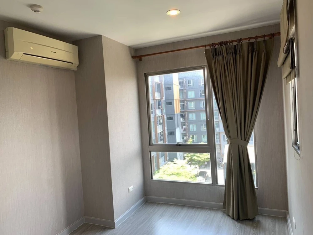 Selling The Privacy Ratchada – Sutthisan. Unfurnished unit, great ventilation, pool view, spacious and comfortable. Book now!