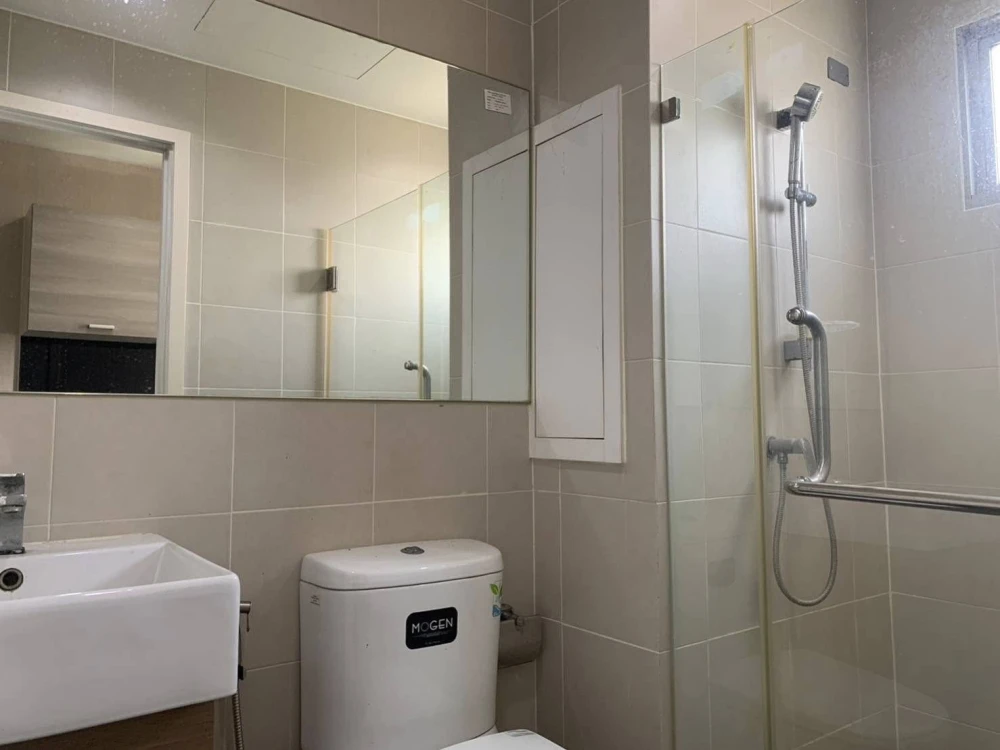 Selling The Privacy Ratchada – Sutthisan. Unfurnished unit, great ventilation, pool view, spacious and comfortable. Book now!