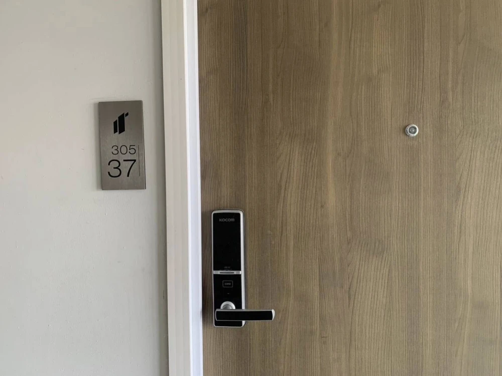 Selling The Privacy Ratchada – Sutthisan. Unfurnished unit, great ventilation, pool view, spacious and comfortable. Book now!