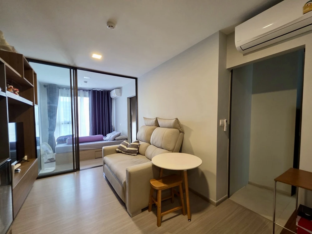 For sale: The Privacy S101, a quiet corner room with a glass door separating it. You can't miss this opportunity to reserve it.
