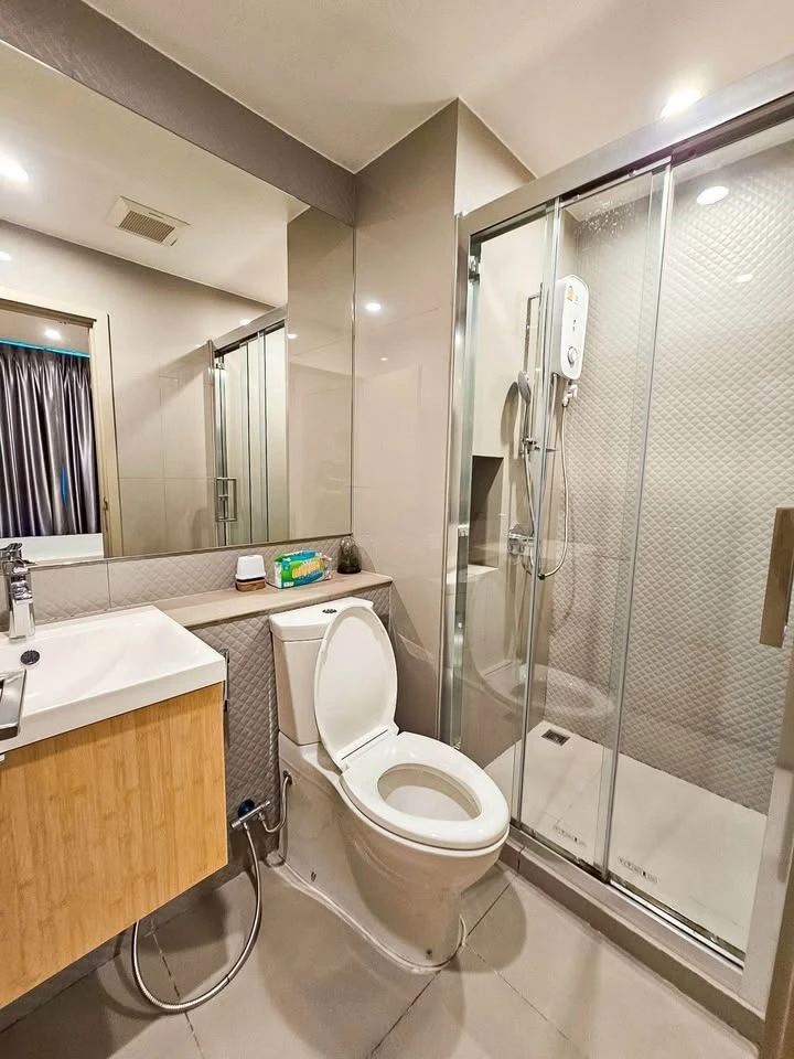 Selling The Privacy Thaphra Interchange, 1 bedroom, 1 bathroom, fully furnished, complete amenities. Book now!