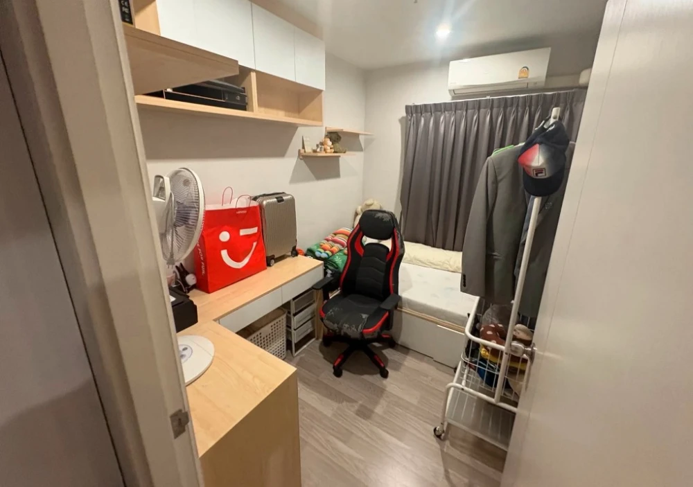 Selling a 2-bedroom, 1-bathroom unit at The Privacy Rama 9, fully furnished with all amenities. Book now!