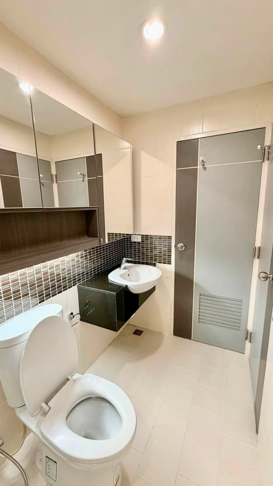 Selling The Private Paradise condos. Beautiful units in a great location, fully furnished. Book now!