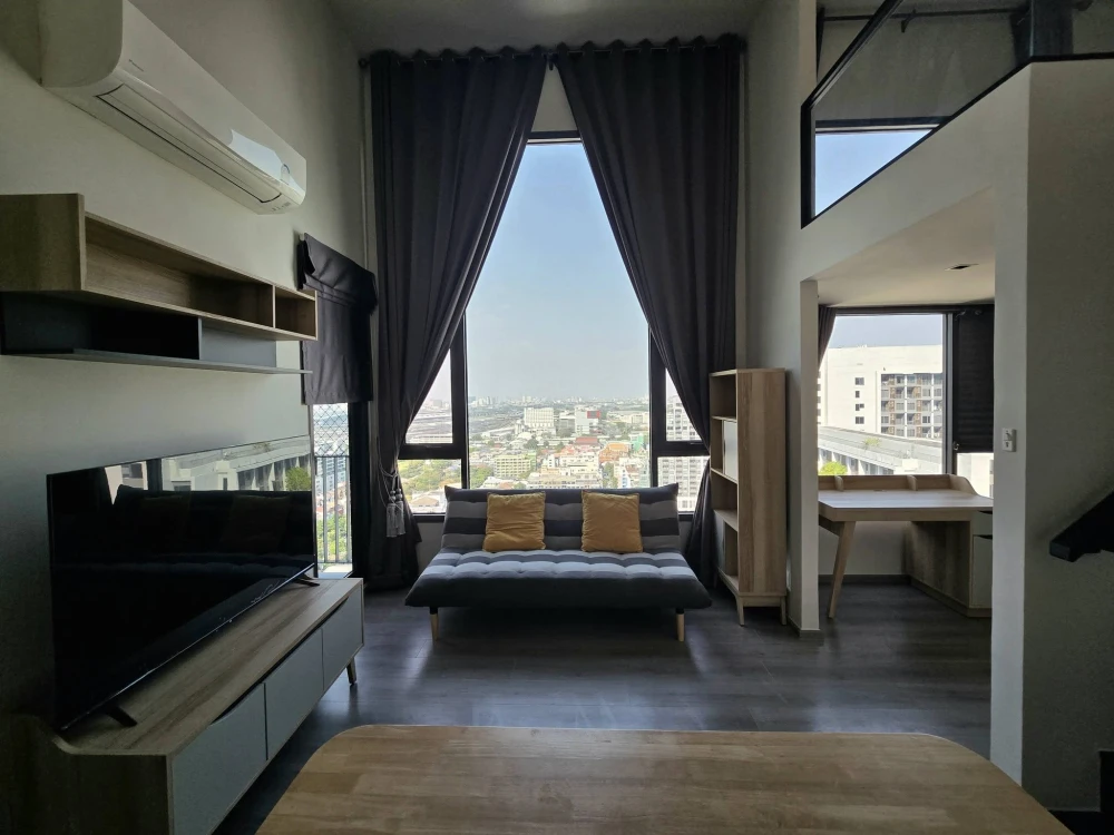 Selling The Reserve Phahol-Pradipat, north-facing unit with high ceilings and fully furnished. Book now!