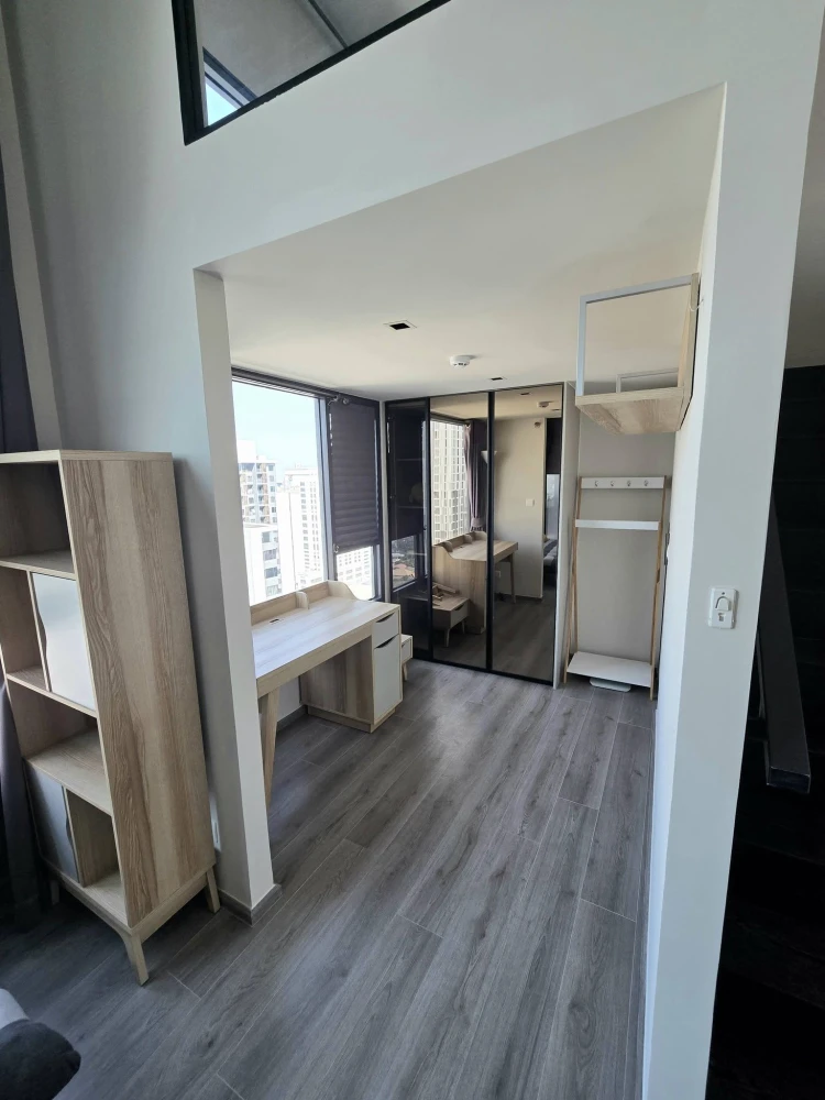 Selling The Reserve Phahol-Pradipat, north-facing unit with high ceilings and fully furnished. Book now!