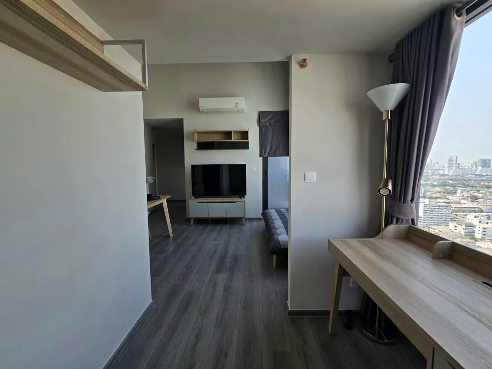 Selling The Reserve Phahol-Pradipat, north-facing unit with high ceilings and fully furnished. Book now!