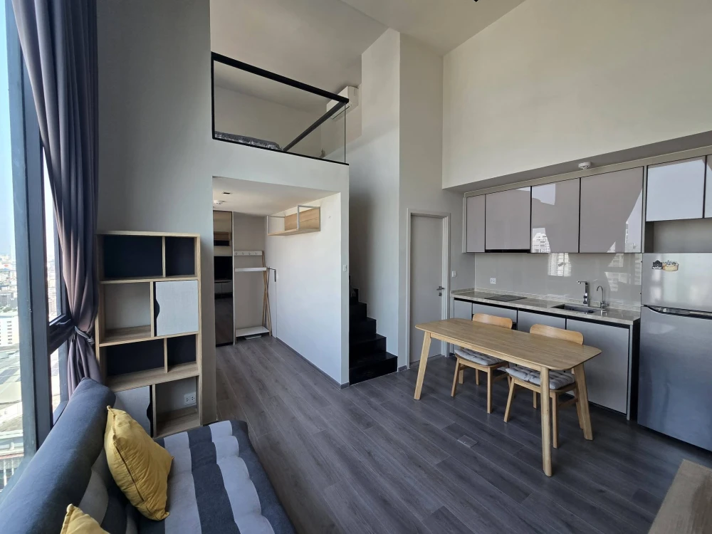 Selling The Reserve Phahol-Pradipat, north-facing unit with high ceilings and fully furnished. Book now!