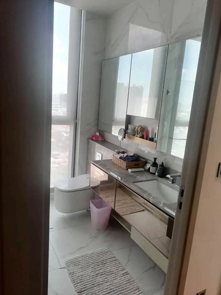 Selling The Reserve Sathorn, 1 bedroom unit. Spacious living area, fully furnished. You can't resist!