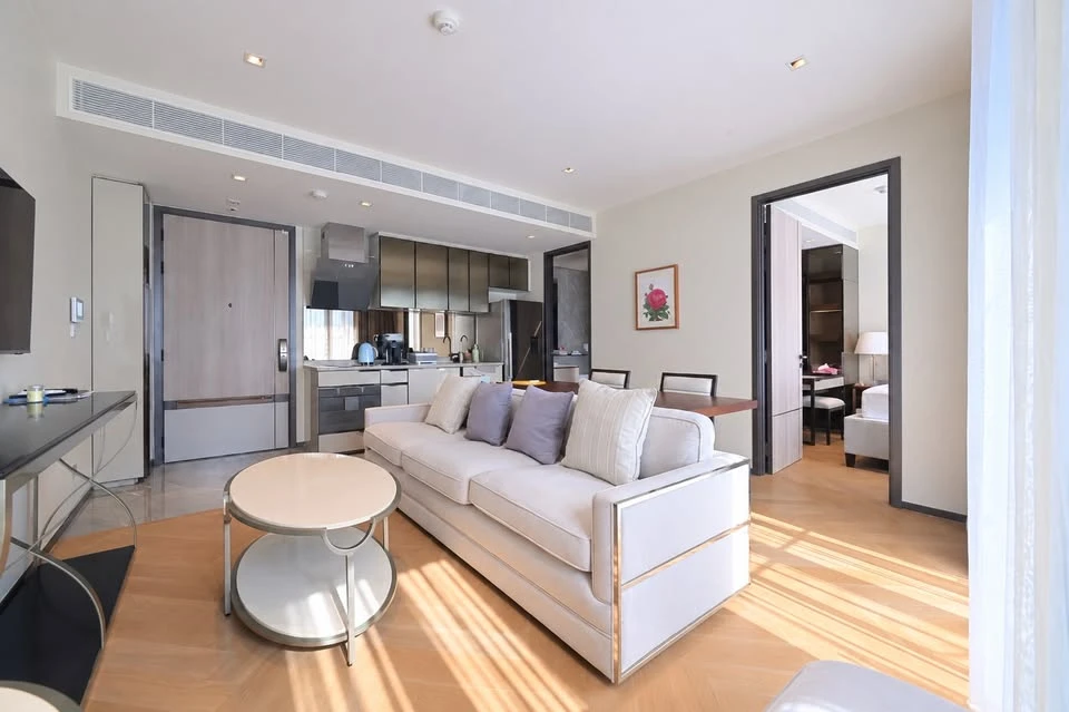 Selling The Reserve Sukhumvit 61. Spacious unit with ample usable space and complete amenities. Don't miss out!