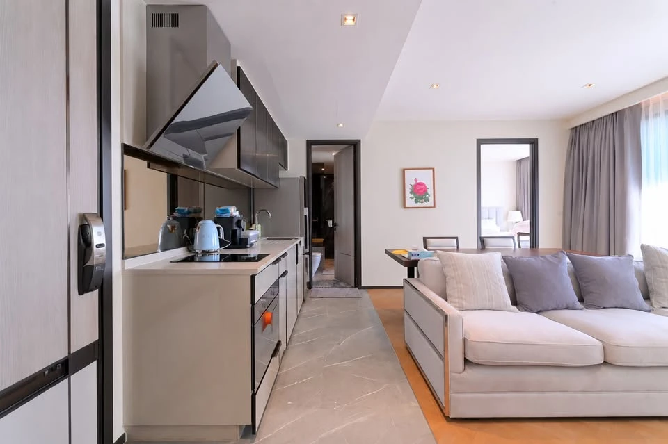 Selling The Reserve Sukhumvit 61. Spacious unit with ample usable space and complete amenities. Don't miss out!