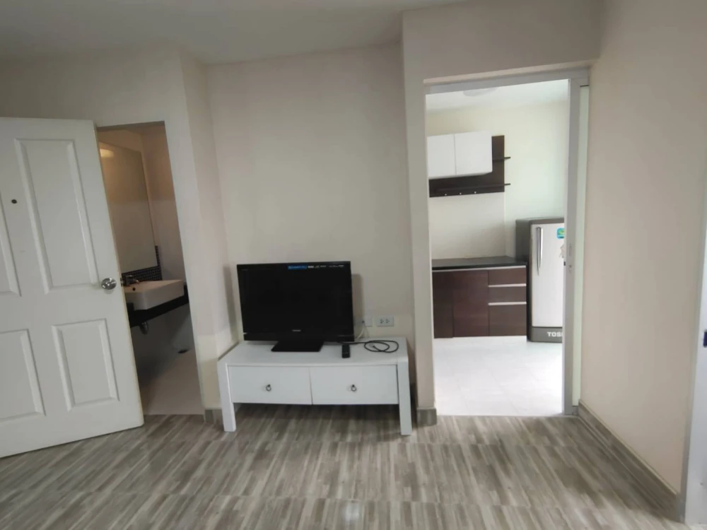 For sale: The Rise B 2 rooms, comfortable, not cramped, fully furnished, hurry and reserve now!