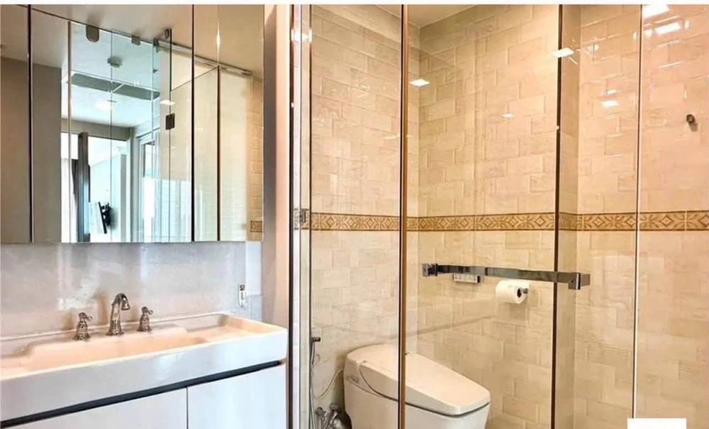 Selling The River condo with stunning Chao Phraya River views and daily views of beautiful 5-star hotels. A prime location, a rare find!