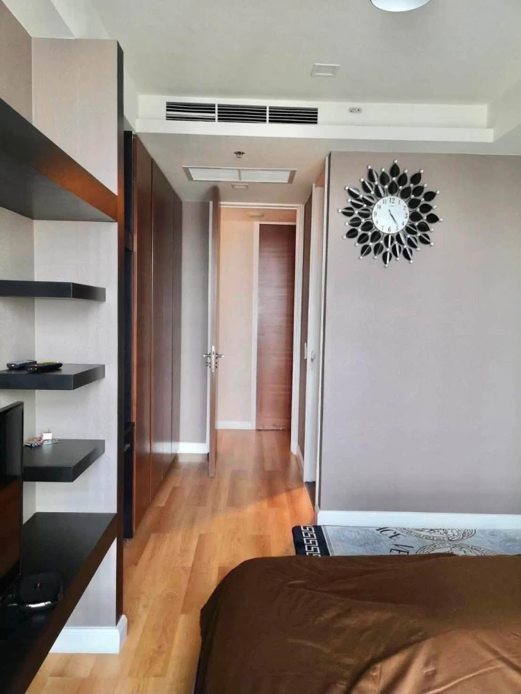 Selling The River condo with stunning Chao Phraya River views and daily views of beautiful 5-star hotels. A prime location, a rare find!