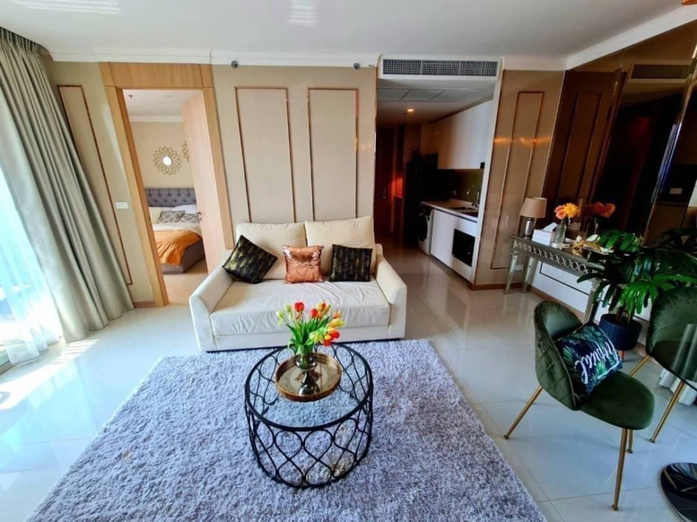 For sale: The Riviera Jomtien Pattaya, 39th floor, corner room, fully furnished, nice to live in, reserve now, urgent!