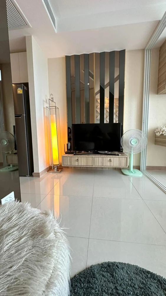 For sale: The Riviera Jomtien Pattaya, spacious and comfortable room, high floor, sea view. Reserve now before it's too late!!!