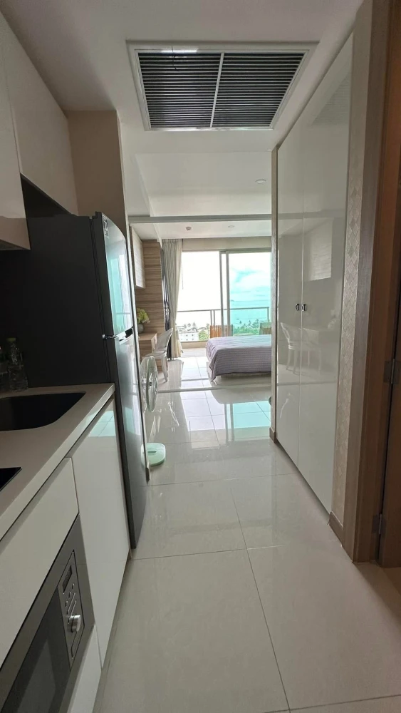 For sale: The Riviera Jomtien Pattaya, spacious and comfortable room, high floor, sea view. Reserve now before it's too late!!!