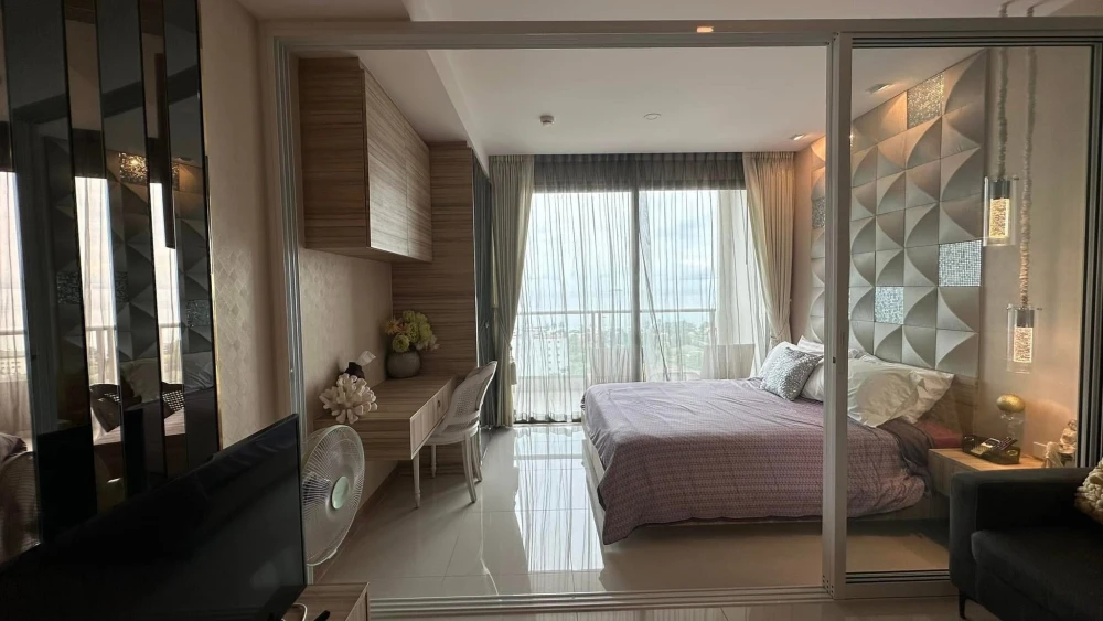 For sale: The Riviera Jomtien Pattaya, spacious and comfortable room, high floor, sea view. Reserve now before it's too late!!!