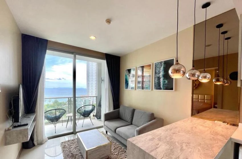 Selling The Riviera Wong Amat Beach condo, located just 100 meters from Wong Amat Beach with beautiful sea views. Book now to secure your unit!