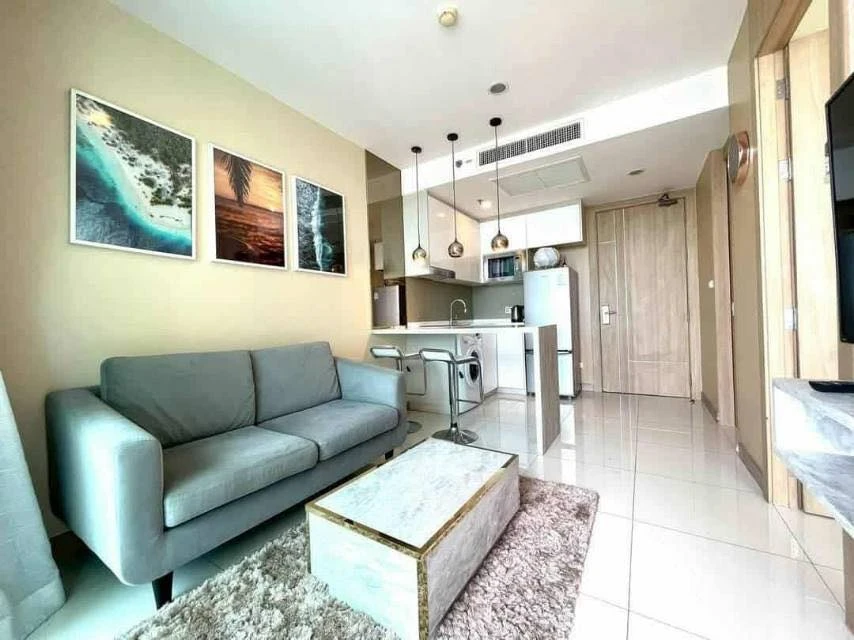 Selling The Riviera Wong Amat Beach condo, located just 100 meters from Wong Amat Beach with beautiful sea views. Book now to secure your unit!
