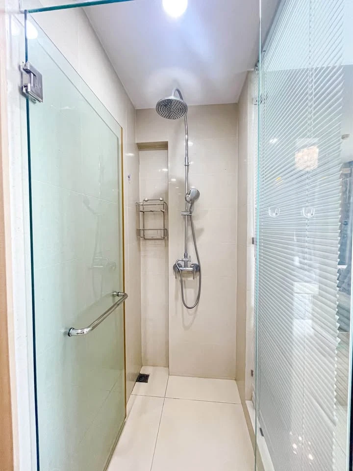 Selling a fully furnished (and equipped) apartment with appliances on a high floor. Book now before it's too late!!!