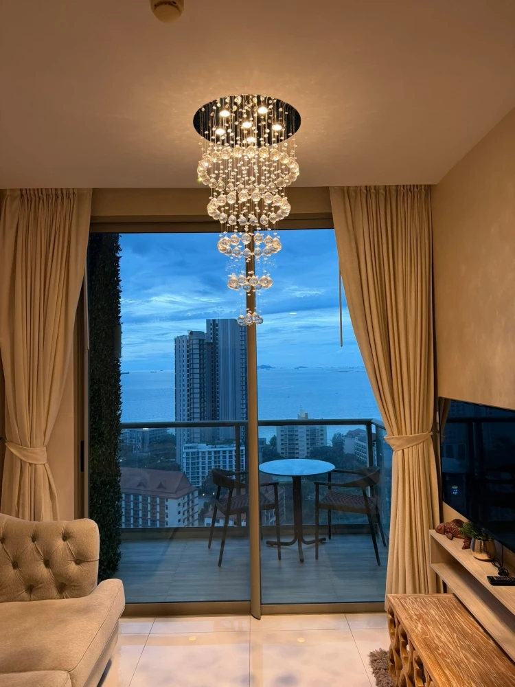 Selling beautifully furnished, fully equipped rooms at The Riviera Wong Amat Beach. Prime location with convenient access. Book now!