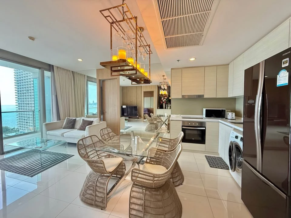 For sale: The Riviera Wong Amat Beach, beautifully decorated room, superb built-in furniture, beautiful sea view, book now.