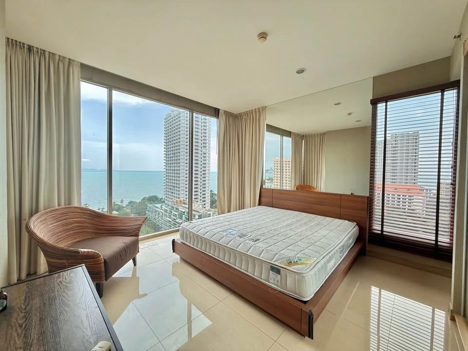 For sale: The Riviera Wong Amat Beach, beautifully decorated room, superb built-in furniture, beautiful sea view, book now.