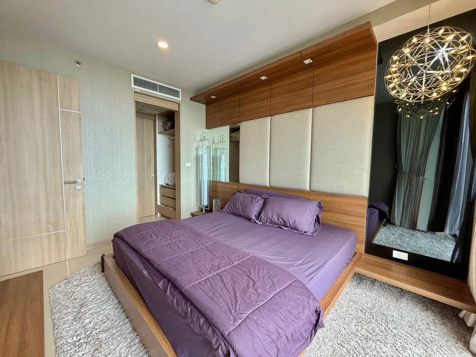 For sale: The Riviera Wong Amat Beach, beautifully decorated room, superb built-in furniture, beautiful sea view, book now.