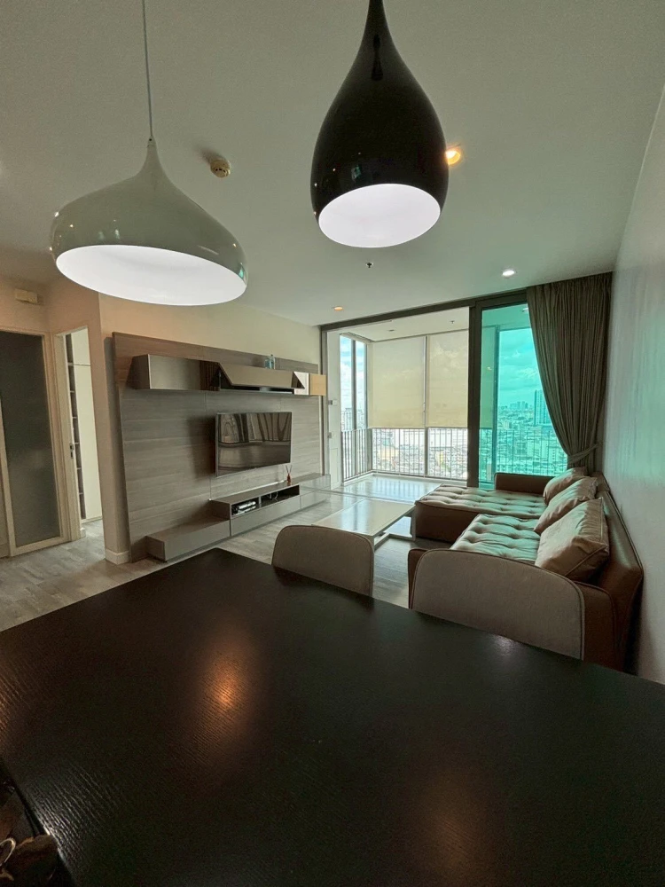 For sale: The Room BTS Wongwianyai, 2 bedrooms, plenty of living space, fully equipped with amenities. Hurry and reserve now!