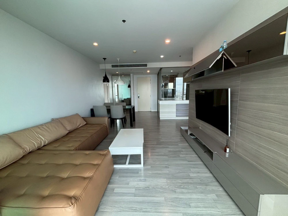 For sale: The Room BTS Wongwianyai, 2 bedrooms, plenty of living space, fully equipped with amenities. Hurry and reserve now!