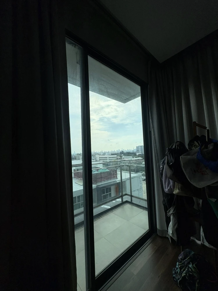 Selling a corner unit at The Room Sukhumvit 62. It's not adjacent to other units on either side (high privacy), making it ideal for actual living.