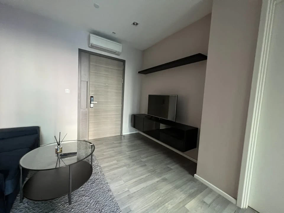For sale: The Room Sukhumvit 69, 15th floor, fully furnished and equipped with electrical appliances. Reserve now, don't wait.
