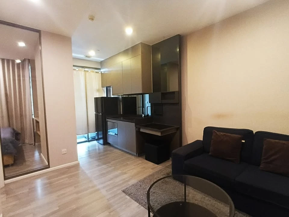 For sale: The Room Sukhumvit 69, 15th floor, fully furnished and equipped with electrical appliances. Reserve now, don't wait.