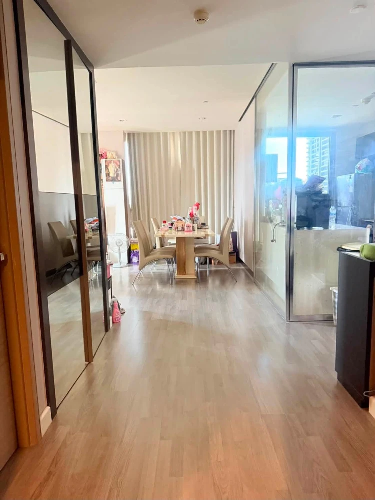 Selling a corner unit at The Room Rama 4. Quiet and peaceful, not crowded. Spacious 2-bedroom unit. You won't be disappointed if you reserve it.