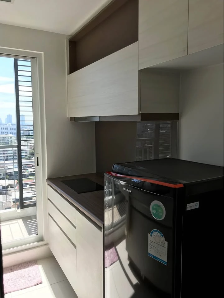For sale: The Room Sathorn-Taksin, surrounded by various amenities and premium quality of life. Reserve now!