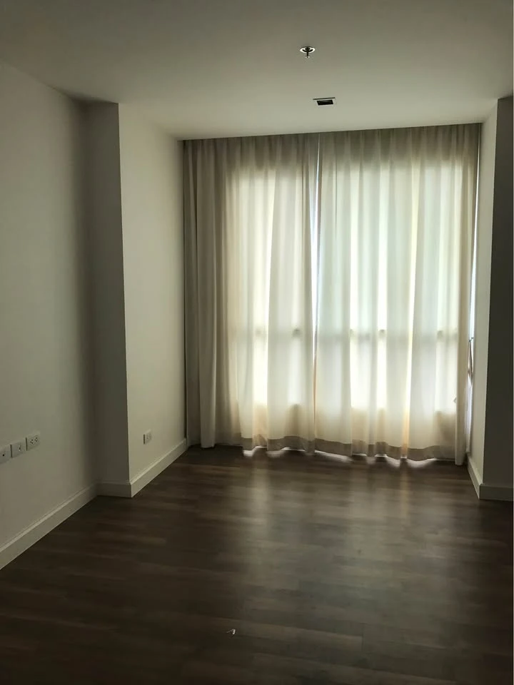For sale: The Room Sathorn-Taksin, surrounded by various amenities and premium quality of life. Reserve now!