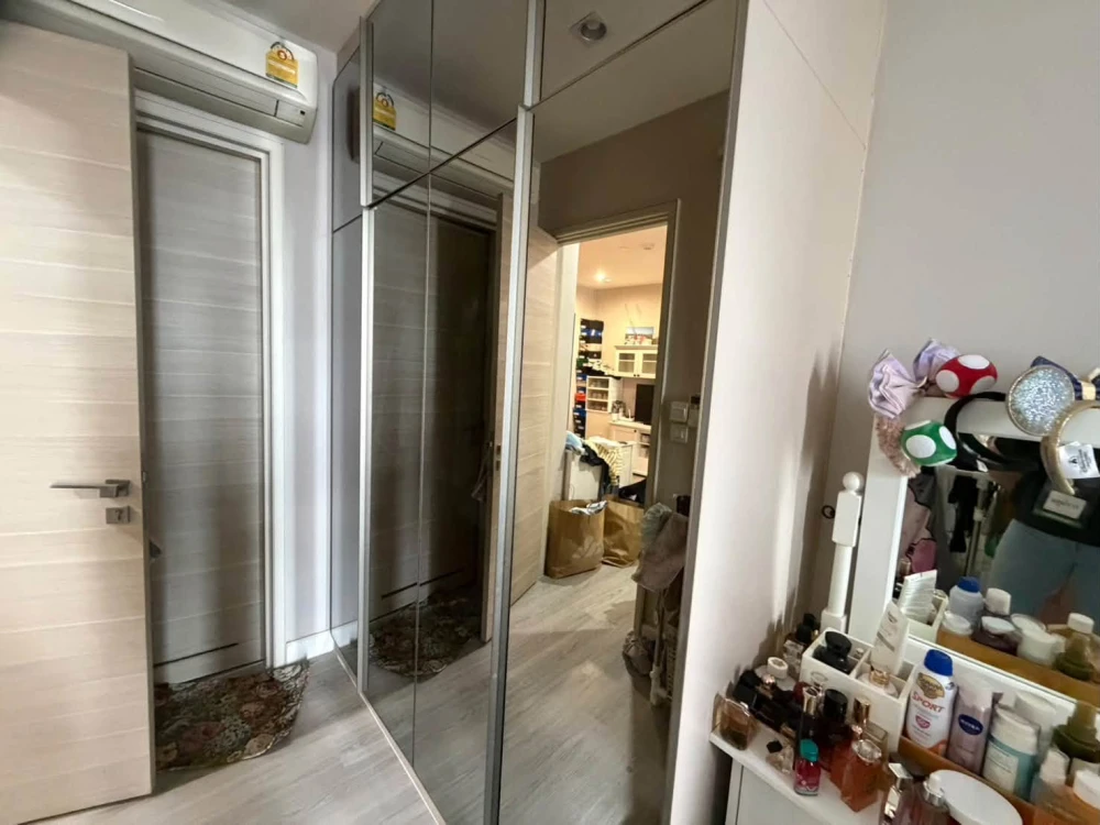 For Sale: The Room Sathorn (Pan Road). Located on the 11th floor with an unobstructed view. Spacious, comfortable, and airy layout—act fast to secure