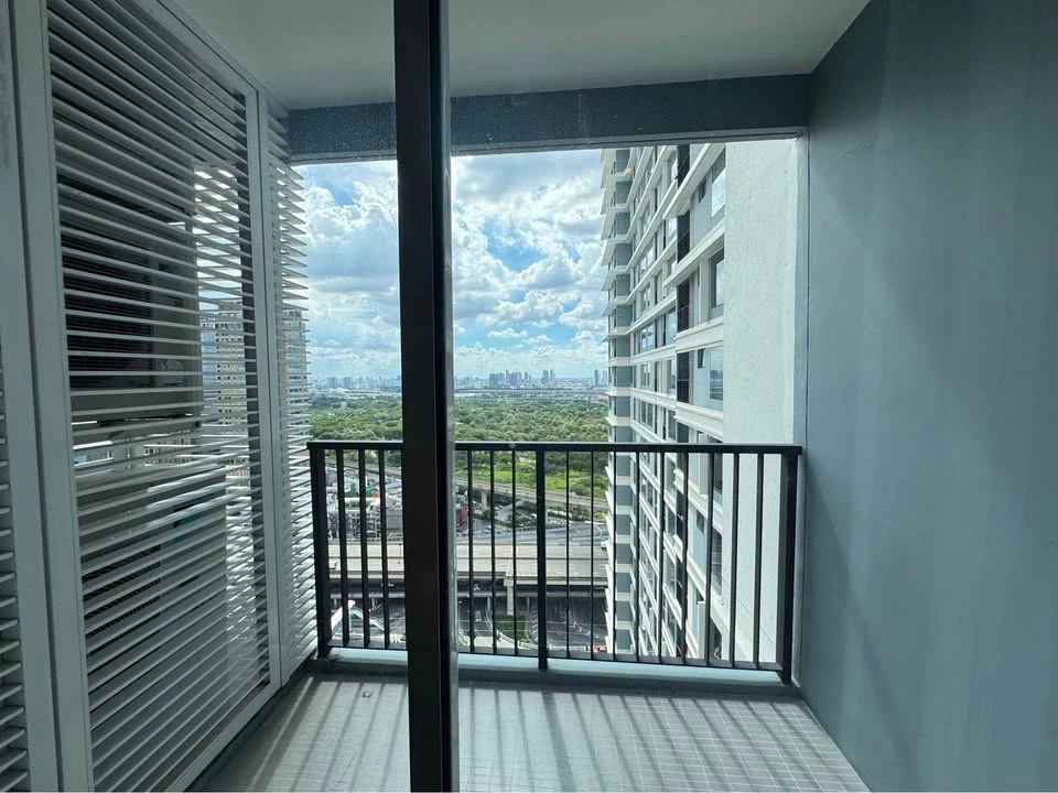 For sale: The Saint Residences, 2 bedrooms, 2 bathrooms, very spacious, 57 sq m., fully furnished, interested, reserve now.