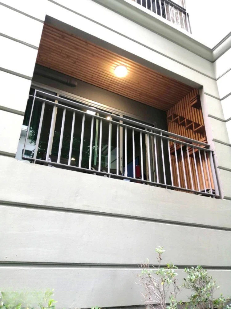 Selling a beautiful unit at The Seed Memories Siam. It's an English-style condo with impeccable craftsmanship, classic and warm, featuring carefully s